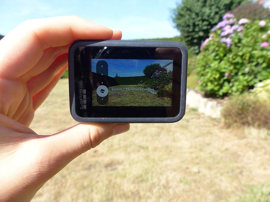 Man sieht die automatische Horizontausrichtung der GoPro Hero 9. 